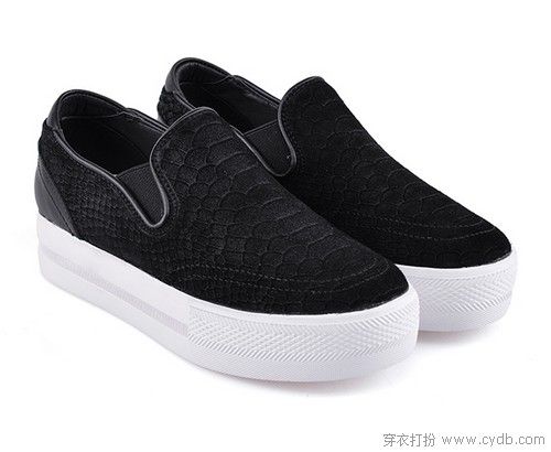 除了小白鞋我們還可以穿啥
