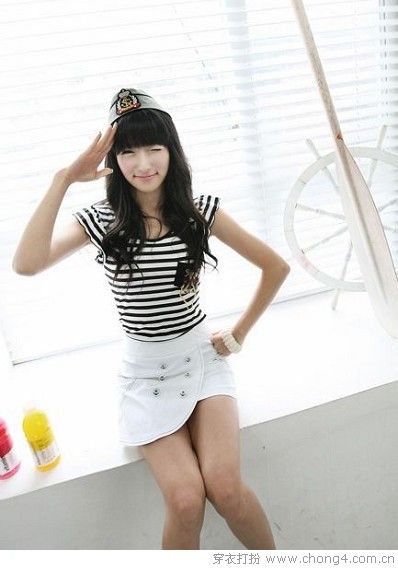 夏日甜美條紋女生