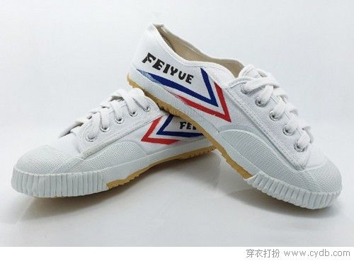 除了小白鞋我們還可以穿啥